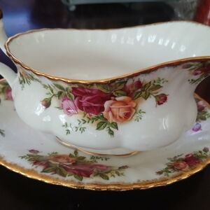 Royal Dalton Old Country Roses Gravy Boat and Saucer